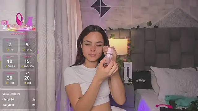 HannaRhodes online show from March 8, 2025, 2:40 pm