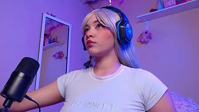 Snapshot of MadelineBenet chatting on October 6, 2025, 3:48 am MadelineBenet online show from October 6, 2025, 3:48 am