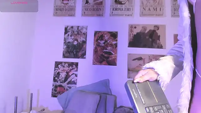 Luna-Chann online show from April 5, 2026, 9:23 pm