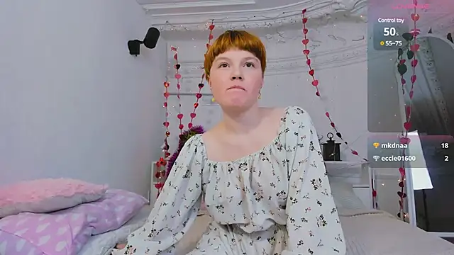 DreamyLuna online show from January 8, 2025, 11:41 pm