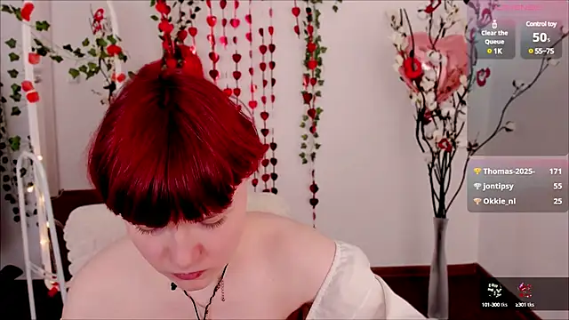 DreamyLuna online show from February 12, 2025, 3:18 am