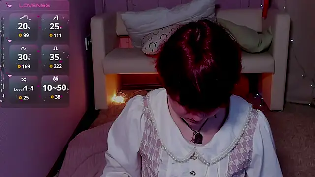 DreamyLuna online show from March 6, 2025, 8:37 pm