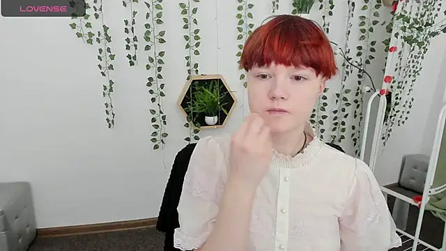 DreamyLuna online show from March 15, 2025, 8:43 pm