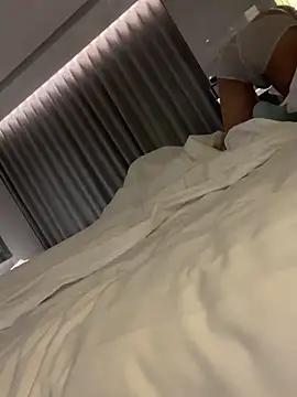 Snapshot of iyy2004 chatting on March 4, 2025, 12:50 am iyy2004 online show from March 4, 2025, 12:50 am