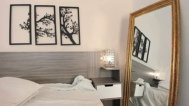 AmaraVelez online show from February 14, 2025, 6:51 pm