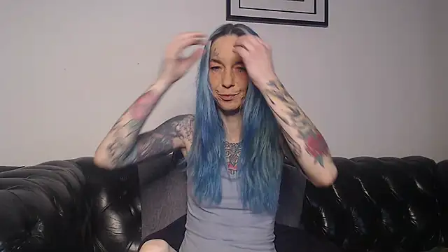 Snapshot of RavenryderUK chatting on December 8, 2024, 8:58 pm RavenryderUK online show from December 8, 2024, 8:58 pm