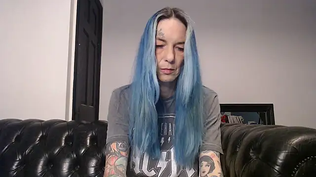 Snapshot of RavenryderUK chatting on January 15, 2025, 9:30 pm RavenryderUK online show from January 15, 2025, 9:30 pm