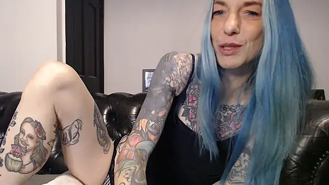 Snapshot of RavenryderUK chatting on January 25, 2025, 1:10 am RavenryderUK online show from January 25, 2025, 1:10 am