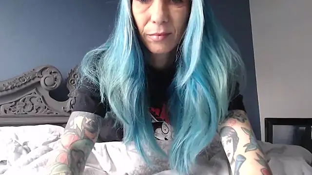 Snapshot of RavenryderUK chatting on January 29, 2025, 11:20 am RavenryderUK online show from January 29, 2025, 11:20 am