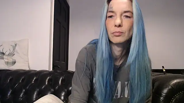 Snapshot of RavenryderUK chatting on February 2, 2025, 10:17 pm RavenryderUK online show from February 2, 2025, 10:17 pm