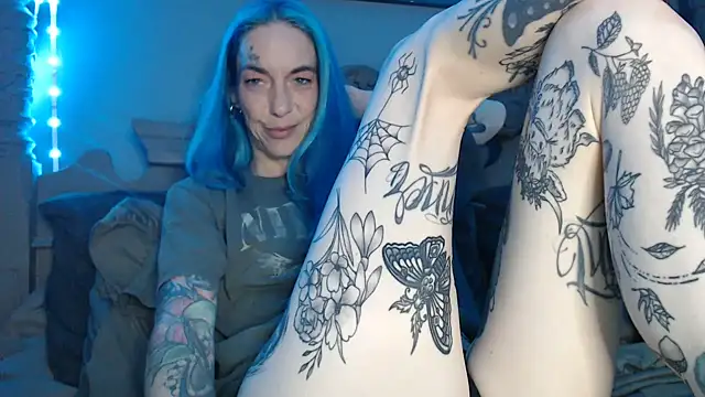 Snapshot of RavenryderUK chatting on September 15, 2025, 9:48 pm RavenryderUK online show from September 15, 2025, 9:48 pm