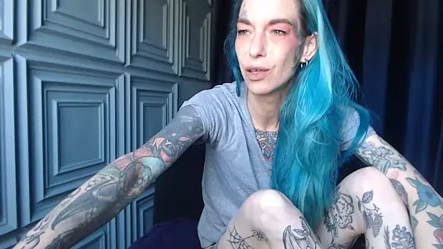 Snapshot of RavenryderUK chatting on April 29, 2026, 9:24 am RavenryderUK online show from April 29, 2026, 9:24 am