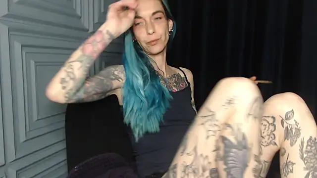 Snapshot of RavenryderUK chatting on May 10, 2026, 7:08 pm RavenryderUK online show from May 10, 2026, 7:08 pm