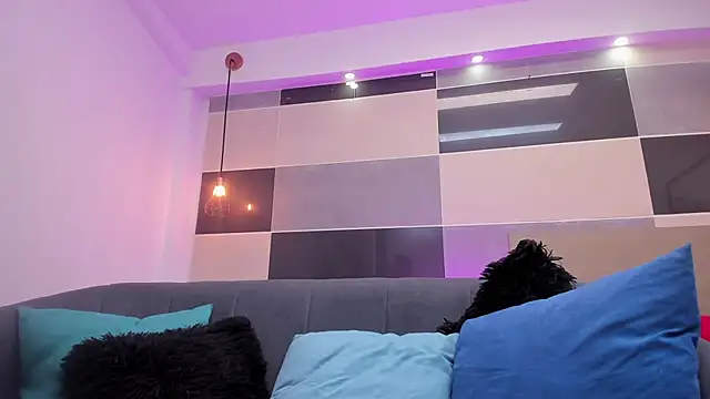 Zara Jackson online show from December 1, 2025, 8:41 am