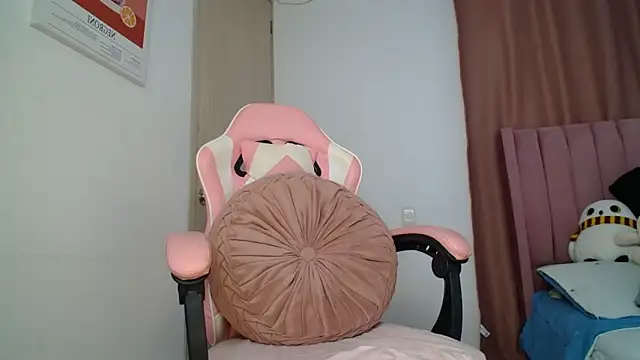 emmily forev3r online show from March 26, 2026, 6:57 pm