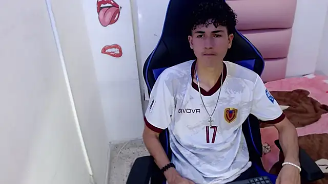 johnny cagee online show from December 3, 2024, 4:36 am