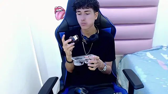 johnny cagee online show from December 4, 2024, 3:37 am