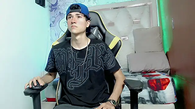 johnny cagee online show from October 15, 2025, 4:45 am