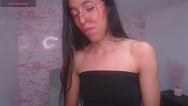 stephania t online show from January 8, 2025, 9:53 am