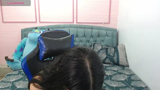 stephania t online show from January 28, 2025, 10:34 am