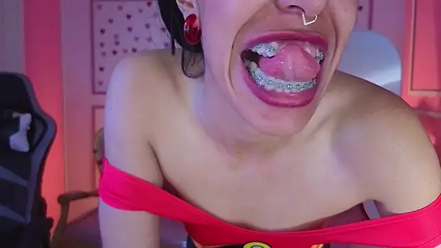 stephania t online show from October 4, 2025, 2:37 pm