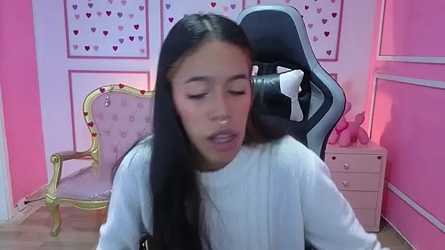 stephania t online show from October 21, 2025, 12:28 pm