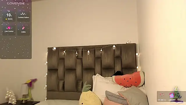 julz 03 online show from December 17, 2024, 9:27 pm