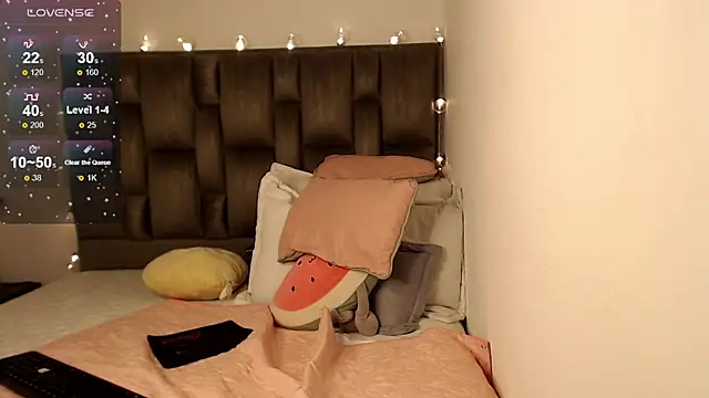 julz 03 online show from December 21, 2024, 7:38 pm