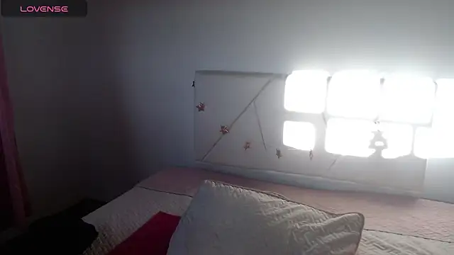 julz 03 online show from November 27, 2025, 11:45 am