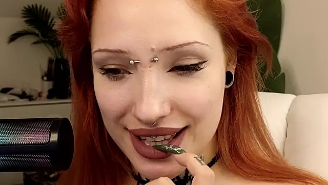 violetviolator online show from March 20, 2025, 4:20 pm