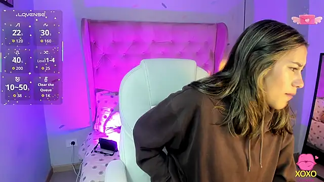  Sophie  miller online show from November 20, 2025, 8:08 pm