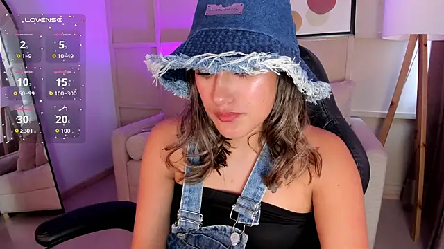  Sophie  miller online show from June 4, 2026, 7:42 pm