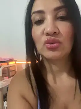 Snapshot of juliamond chatting on December 23, 2024, 11:49 pm juliamond online show from December 23, 2024, 11:49 pm