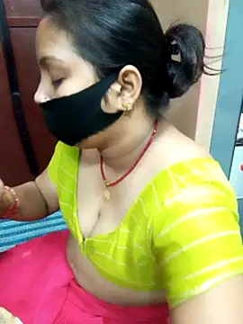 Snapshot of Manjudear chatting on July 4, 2026, 5:57 am Manjudear online show from July 4, 2026, 5:57 am