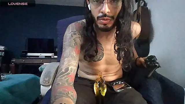 Snapshot of Donstark6669 chatting on October 28, 2025, 7:05 pm Donstark6669 online show from October 28, 2025, 7:05 pm