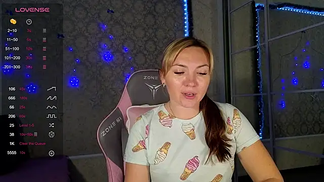 -DIVORA- online show from December 18, 2024, 1:34 pm