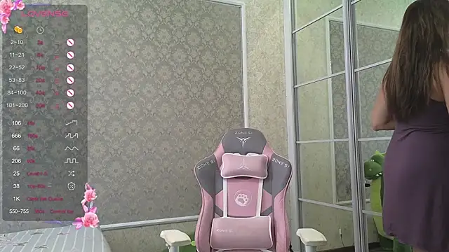 -DIVORA- online show from September 22, 2025, 6:48 am