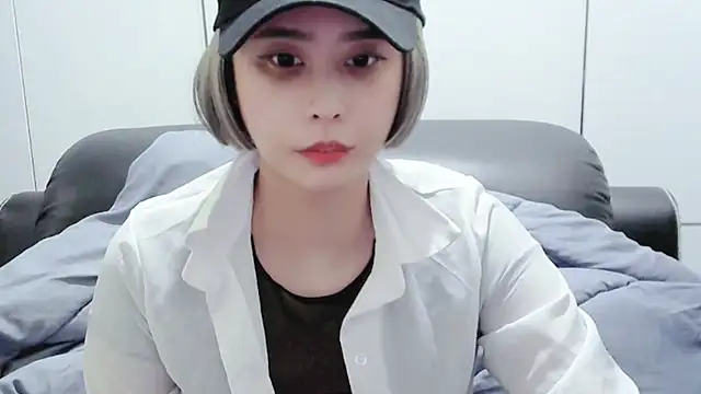 yourz tw online show from March 8, 2025, 2:12 am
