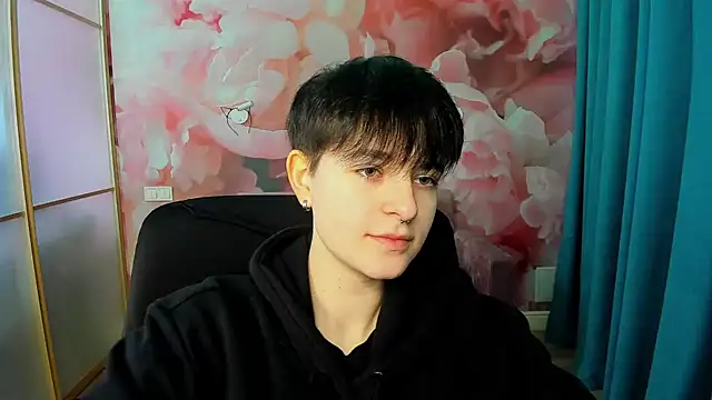 EmiliaYours online show from December 7, 2024, 12:35 pm