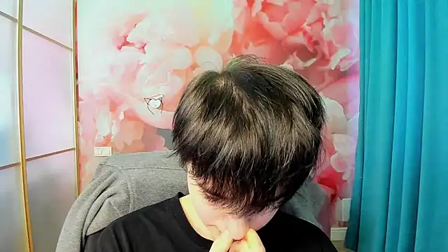 EmiliaYours online show from December 8, 2024, 9:46 am