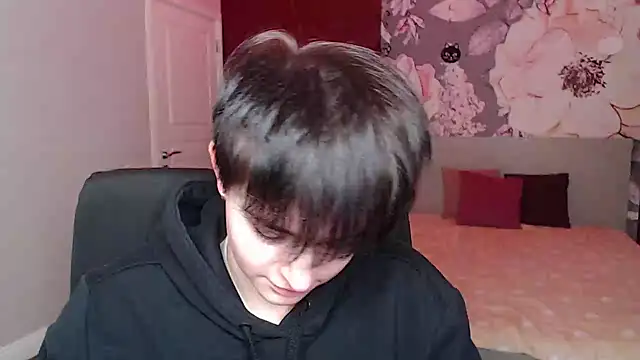 EmiliaYours online show from December 15, 2024, 6:40 am