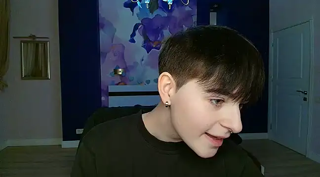 EmiliaYours online show from December 23, 2024, 3:33 pm