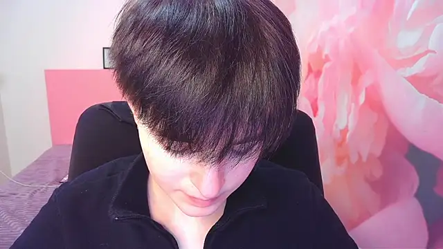 EmiliaYours online show from December 31, 2024, 1:08 pm