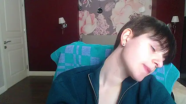 EmiliaYours online show from January 18, 2025, 4:53 pm