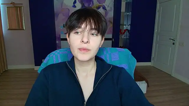 EmiliaYours online show from January 27, 2025, 12:48 pm