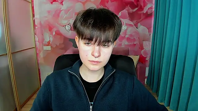 EmiliaYours online show from February 21, 2025, 1:00 pm