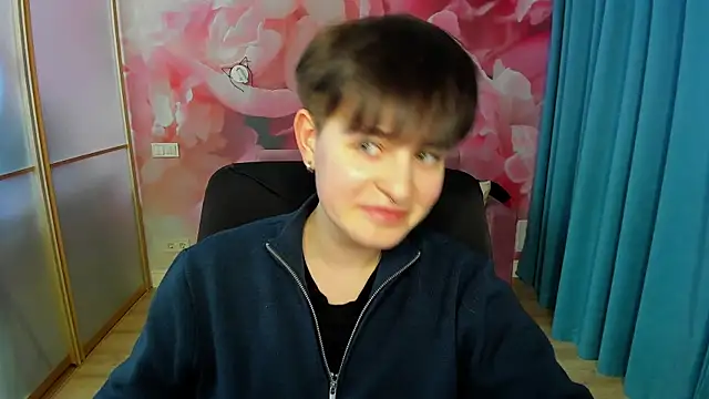 EmiliaYours online show from February 21, 2025, 4:05 pm