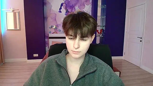 EmiliaYours online show from February 23, 2025, 1:10 pm