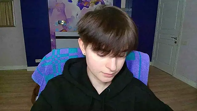 EmiliaYours online show from March 17, 2025, 3:40 pm