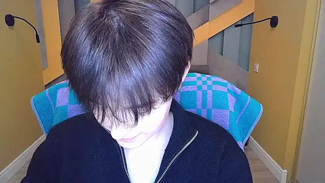 EmiliaYours online show from March 22, 2025, 4:26 pm